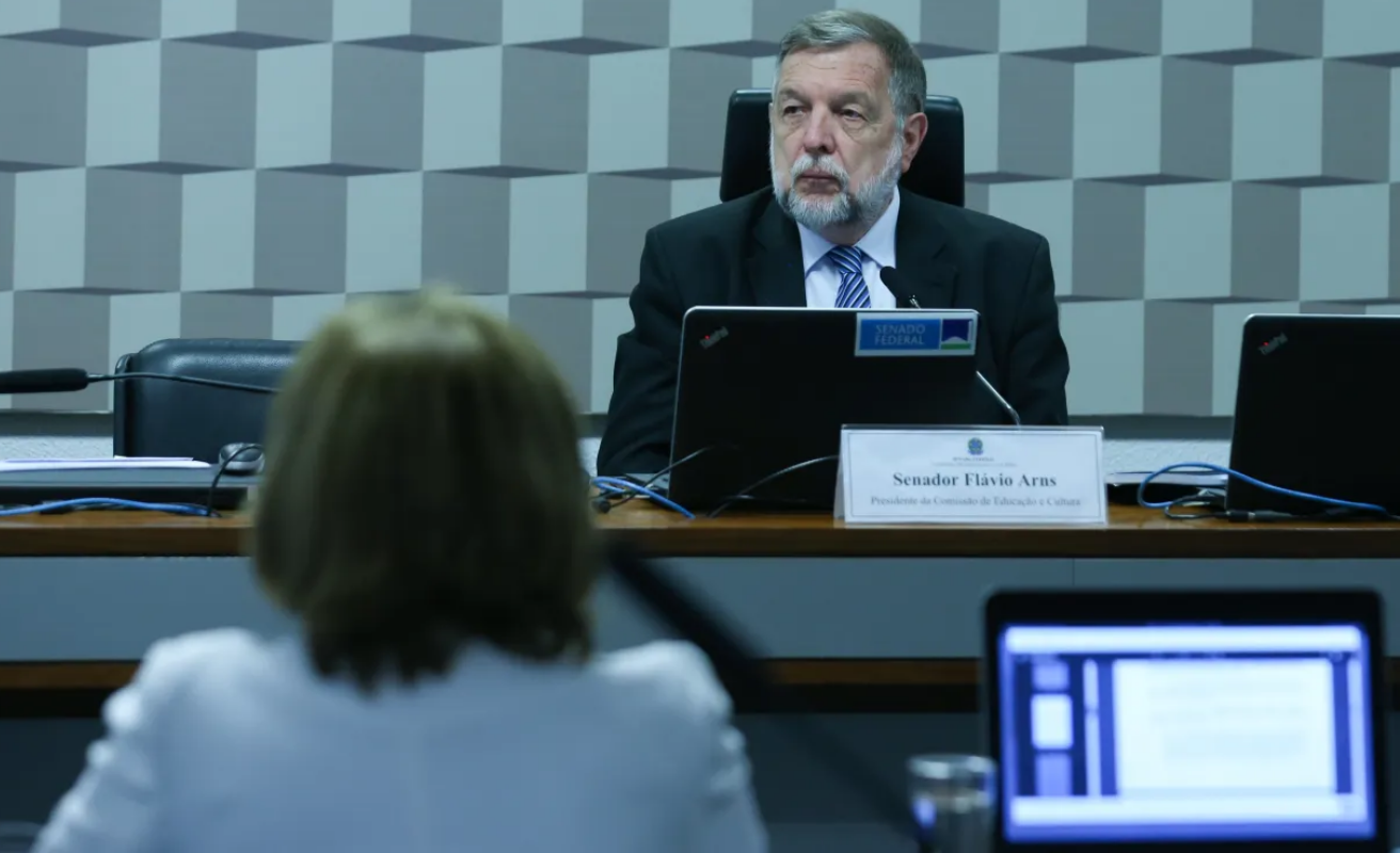 Projeto de lei quer proibir dinheiro vivo na venda de imóveis