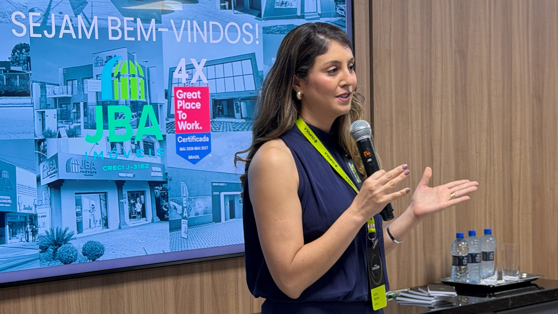 Nas imobiliárias que mais crescem, o dono fala pouco e repete muito